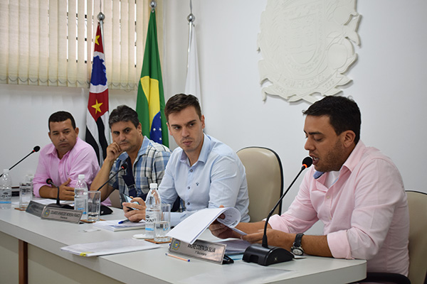 Read more about the article Decreto Legislativo que constitui Comissão Especial da Câmara de Guararema já está em vigor