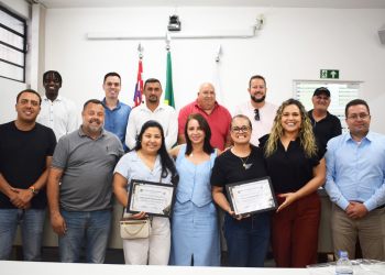 Homenagens reconhecem atuação de duas grandes mulheres à frente da APAE – Guararema